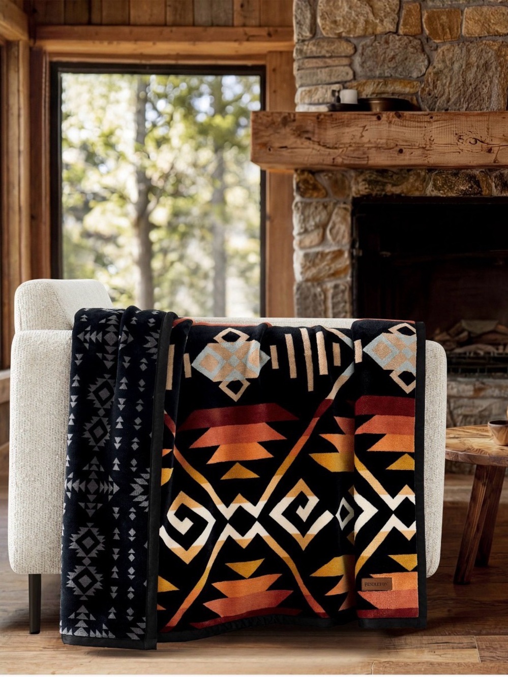 BRAND NEW! Pendleton Reversible Plush Throw-Coyote Butte